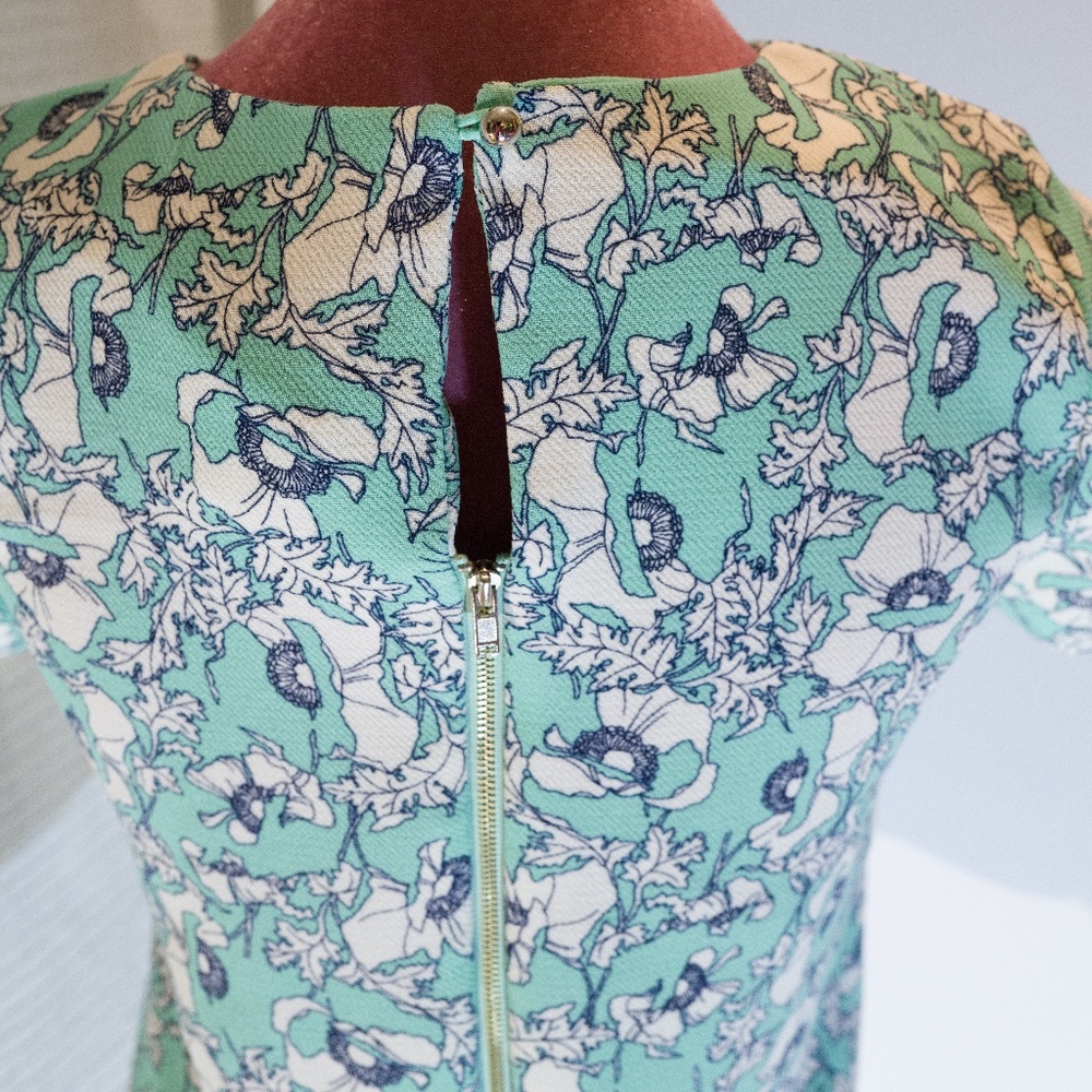Abstract print dress - Picture 3 of 6